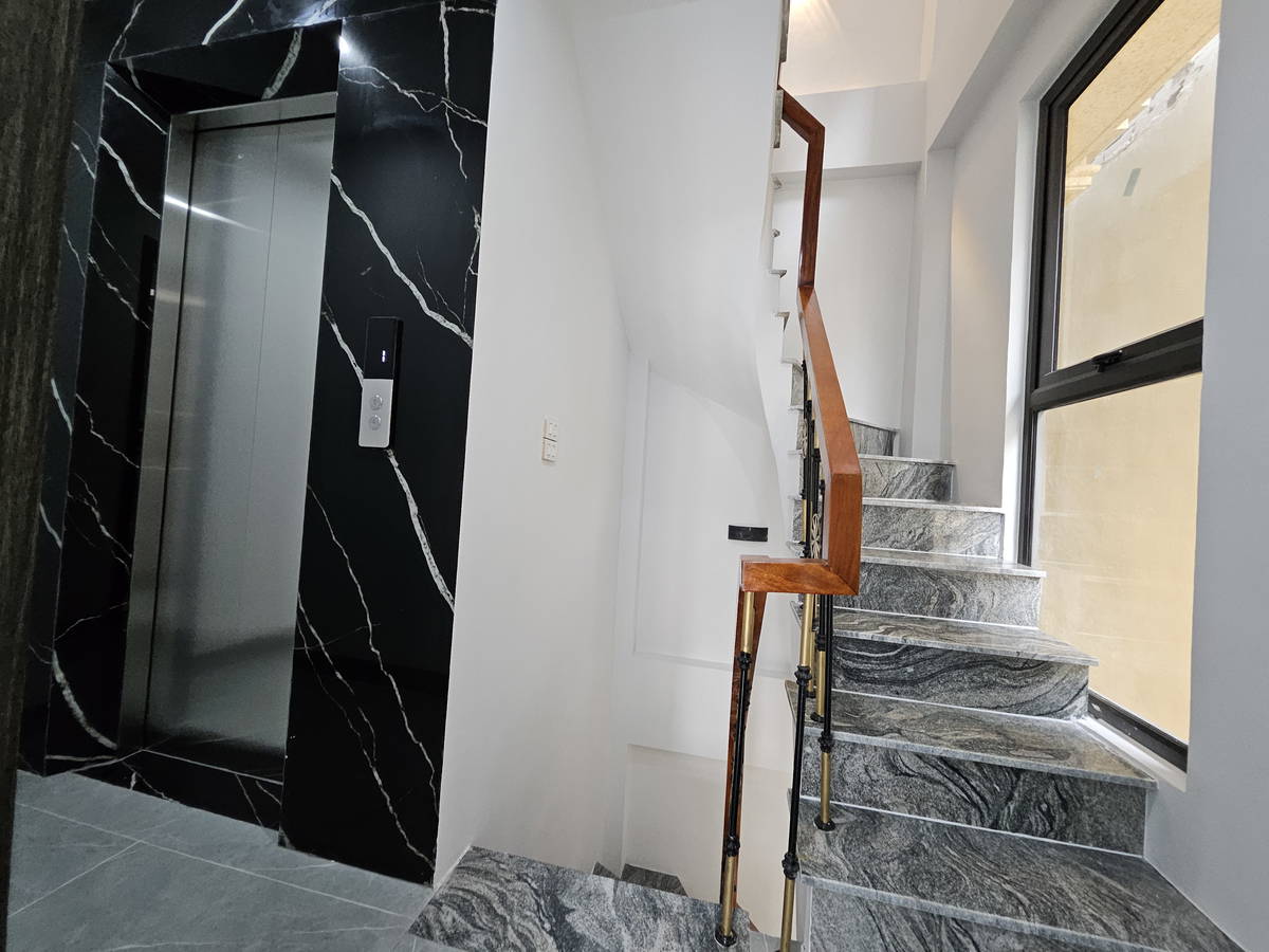 NHÀ MỚI ĐẸP - LÔ GÓC - Ô TÔ 7 CHỖ - KINH DOANH - THANG MÁY  Ngọc Lâm-Long Biên 42m2, X 6 Tầng, mặt - Ảnh 4